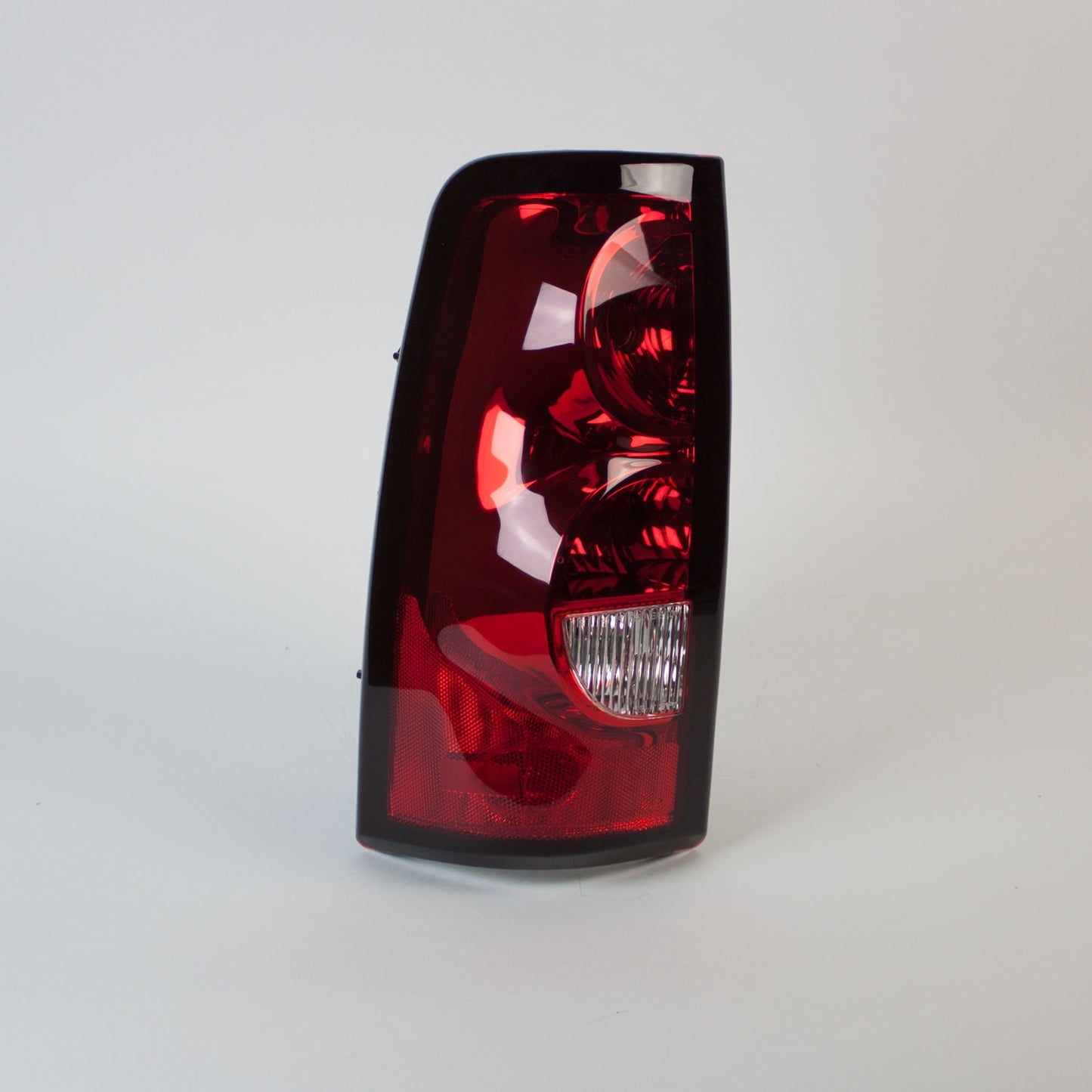 04-06 Chevy Silverado Fleetside 2007 Silverado Classic Left Tail Light